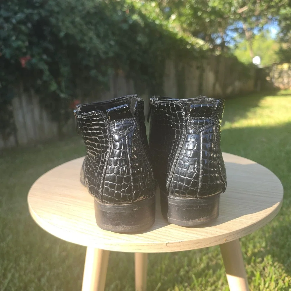 Black Crocodile Embossed Pointed Toe Ankle Boots Side Zip Low Heel Mens